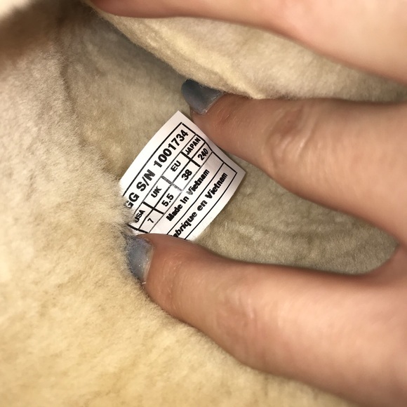 Brand new Ugg boots! - Picture 4 of 5